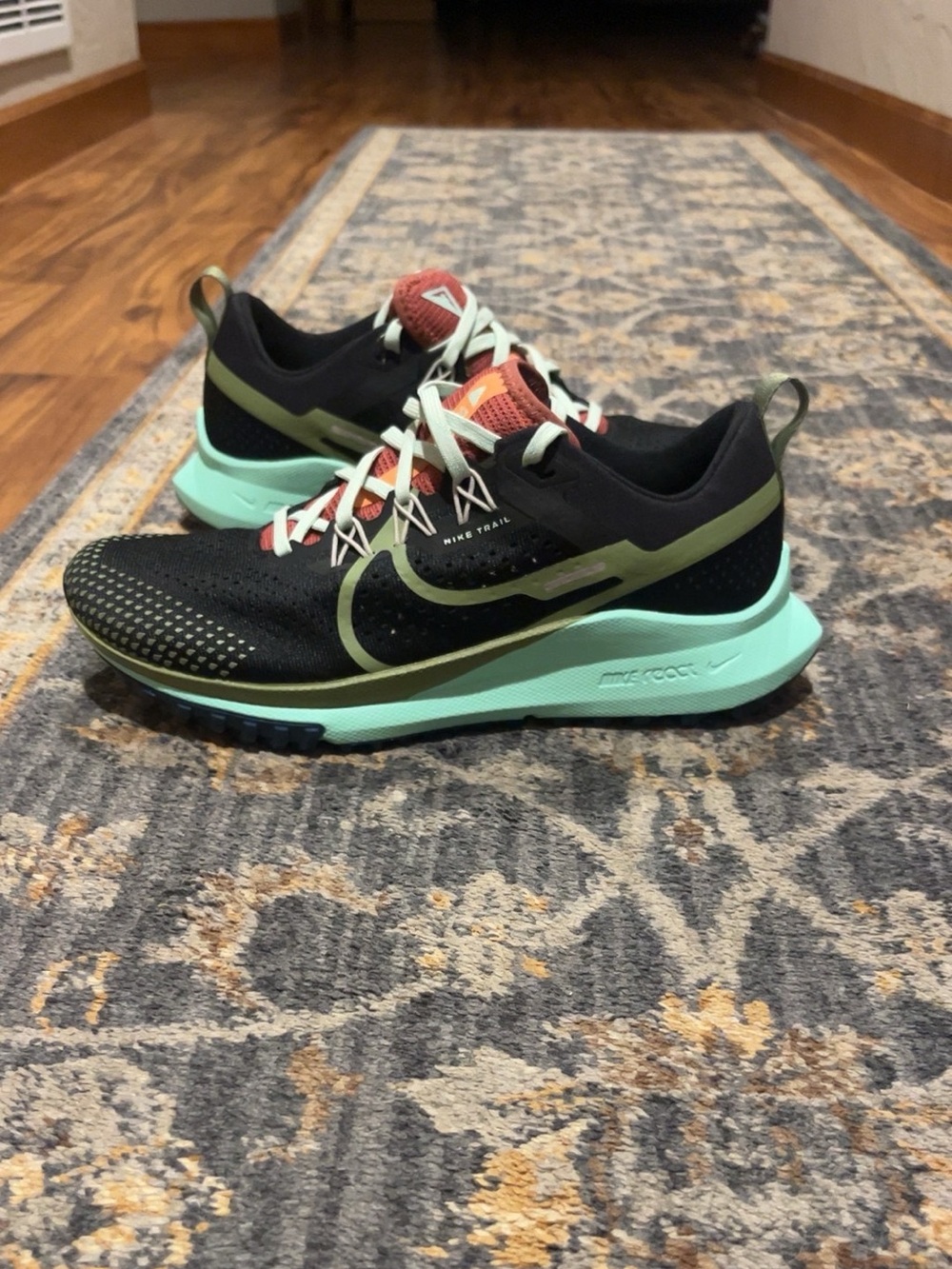 Nike women’s Pegasus trail 4